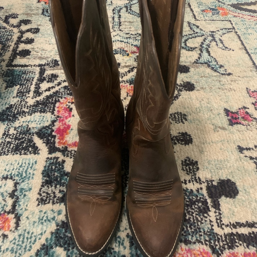 Womens Ariat Cowgirl Boots size 7